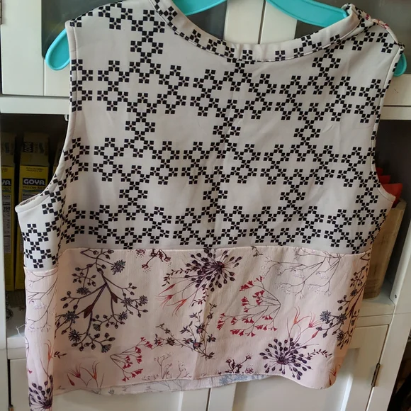 Top - Picture 3 of 4